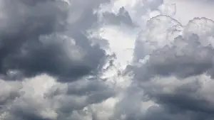 Cloudy Atmospheric Landscape Drucke: Dramatic cloudscape with (cumulus) clouds