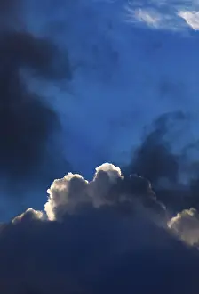 Dramatic Cloudy Sky Europe Drucke: Dramatic cloudy sky with clouds (cumulus)