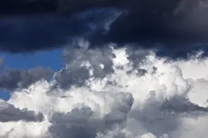 Deserted Stormy Atmosphere Drucke: Dramatic cloudy sky just in front of thunderstorm