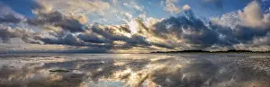 Low Tide Photography Drucke: Dramatic cloudy sky with low
