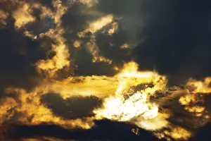 Cloudy Sky Travel Photography Drucke: Dramatic cloudy sky in the morning