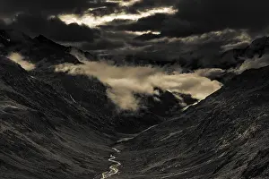 Tyrol Mountain Range Drucke: Dramatic cloudy sky with Otztal Alps