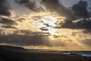 Lanzarote Sunset Drucke: Dramatic cloudy sky with sunbeams at sunset