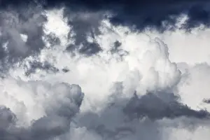Stormy Atmosphere Photos Drucke: Dramatic cloudy sky in front of thunderstorm