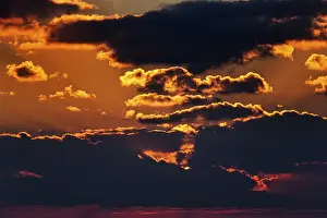 Dramatic Evening Sky Drucke: Dramatic evening sky at sunset