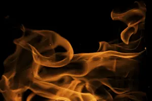 Dark Background Flames Drucke: Dramatic flames against A dark background