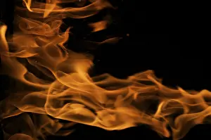 Dark Background Flames Drucke: Dramatic flames against A dark background