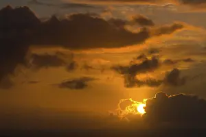 Cloudy Atmosphere Photography Drucke: Dramatic light mood, clouds, sunset over the sea