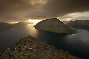 Kalsoy Island Landscape Drucke: Dramatic mood lighting over the islands of Kalsoy