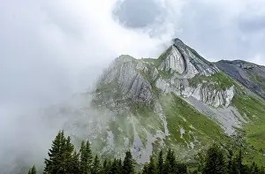 Swiss Alpine Landscape Drucke: Dramatic mountain landscape with clouds