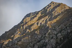 Historic Mountainous Landscape Drucke: Dramatic mountains and rocks, mountain valley