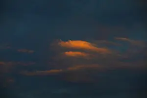 Cloudy Evening Skies Drucke: Dramatic red cloudscape at dusk