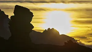 Parque Nacional Del Teide Spain Drucke: Dramatic rock silhouettes at sunset