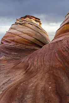 Wilderness Environment Drucke: Dramatic sandstone formations with sweeping curves