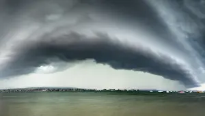 Verwandte Bilder Drucke: Print dramatic sky dark clouds calm lake