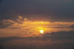 Kunene Region Landscape Drucke: Dramatic sunset with clouds and sun