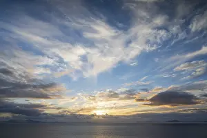 Scotland Evening Sky Drucke: Dramatic sunset by the sea, Isle of Skye