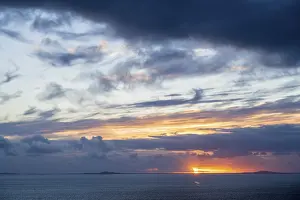Scotland Evening Sky Drucke: Dramatic sunset by the sea, Isle of Skye