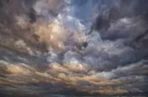 Deserted Evening Sky Drucke: Dramatic thunderstorm atmosphere after sunset