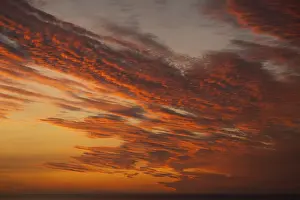 Scandinavian Cloudy Sky Drucke: Dramatically illuminated clouds