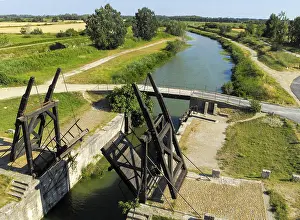 Bouches Du Rhone Department Drucke: Drawbridge of the Montcalde Scheuse