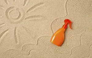 Close Up Sand Texture Drucke: Drawing on the sand, sun and waves