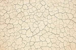 Deserted Landscape Image Drucke: Dried, broken soil, background image