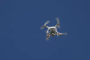 Unmanned Aircraft System UAS Drucke: Drone in flight, Iceland