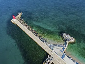 Drucke von Drohnen-Schuss, Leuchtturm, Krk-Stadt, Insel Krk, Kvarner-Bucht Bucht, Primorje-Gorski kotar, Kroatien Luftaufnahme Drucke: Drohnen-Schuss, Leuchtturm, Stadt Krk