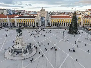 Historic City Center Lisbon Drucke: Drone view of Praca do Comercio in Lisbon