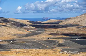 Agricultural Landscapes Spain Drucke: Dry volcanic landscape with fields