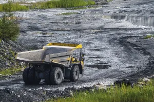 Heavy Machinery Drucke: Dump truck in limestone mining