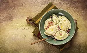 Polish Cuisine Drucke: Dumplings, with fried prosciutto