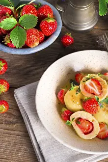 Polish Cuisine Drucke: Dumplings with strawberries