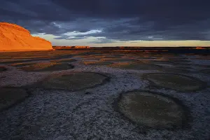 Patagonia Landscape Drucke: Dusk with clouds at Punta Pardelas