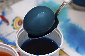 Colourful Easter Eggs Drucke: Dyeing/ coloring Easter Eggs