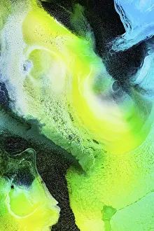 Color Gradient Background Drucke: A dynamic abstract composition of swirling green