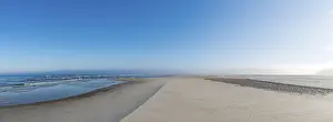 Deserted Beach Denmark Drucke: Early mist over the empty beach