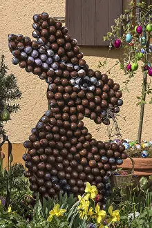 German Easter Decoration Drucke: Easter bunny figure made of eggs