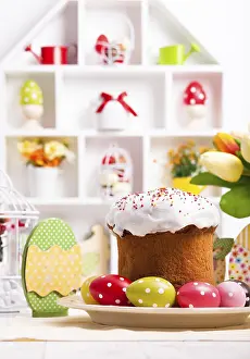 Decorative Easter Cakes Drucke: Easter cake with eggs on the table