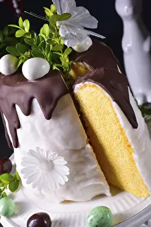 Homemade Pastry Decoration Drucke: Easter cake with sugar and chocolate icing