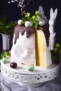 Decorative Easter Cakes Drucke: Easter cake with sugar and chocolate icing