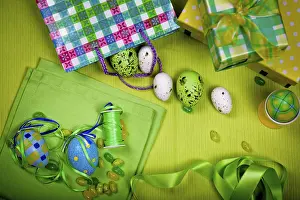 Easter Decoration Drucke: Easter decoration with Easter eggs and sweets