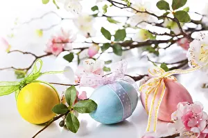 Easter Decoration Drucke: Easter decoration with eggs and spring flowers
