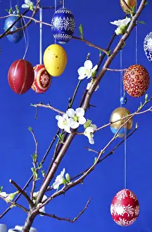Traditional Easter Decoration Drucke: Easter, Easter bouquet with colorful Easter eggs