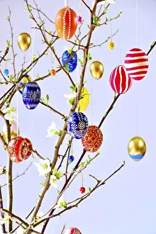 Traditional Easter Decoration Drucke: Easter, Easter bouquet with colorful Easter eggs
