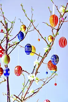 Traditional Easter Decoration Drucke: Easter, Easter bouquet with colorful Easter eggs