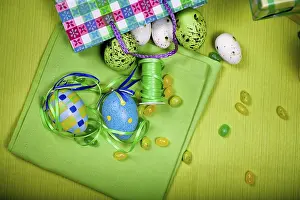Food Photography Indoors Drucke: Easter eggs and sweets