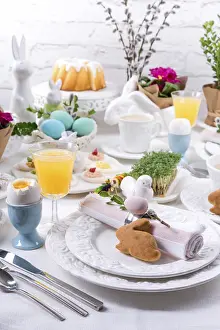 No People At The Table Drucke: Easter table