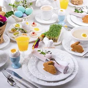 No People At The Table Drucke: Easter table